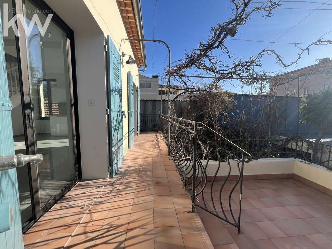 Appartement à HYERES