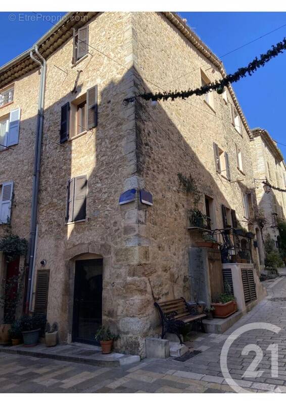 Maison à VALBONNE