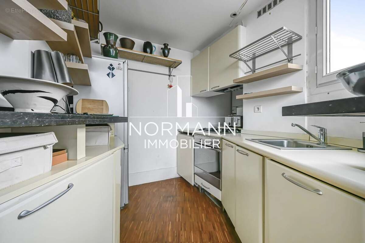 Appartement à PARIS-17E