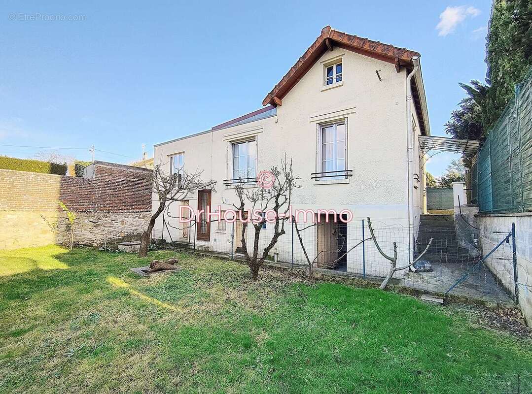 Maison à LOUVRES