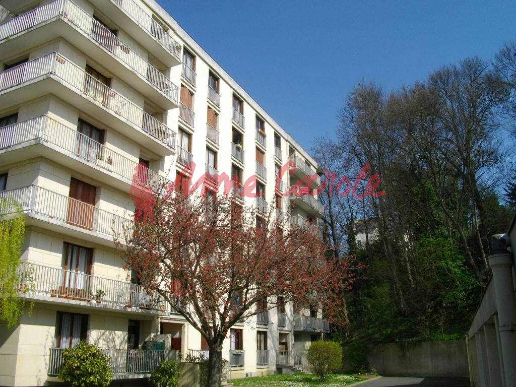 Appartement à FONTENAY-SOUS-BOIS