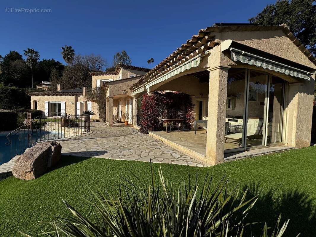 Maison à LES ADRETS-DE-L&#039;ESTEREL