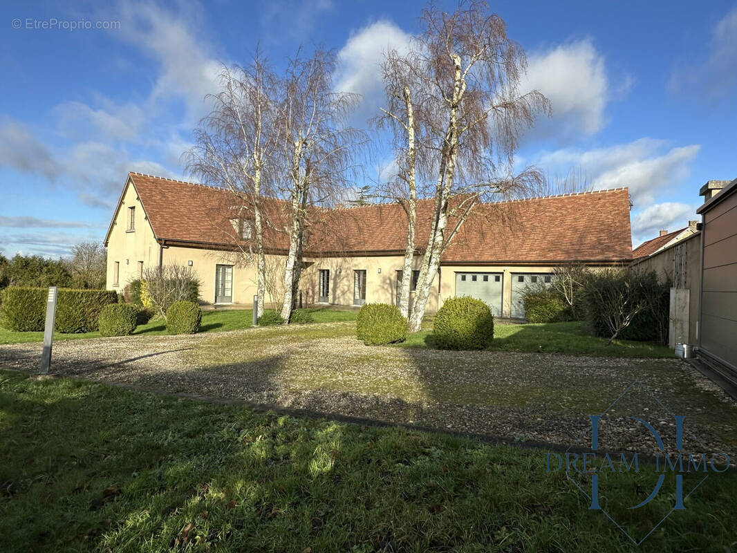 Façade sud-est - Maison à CIVIERES