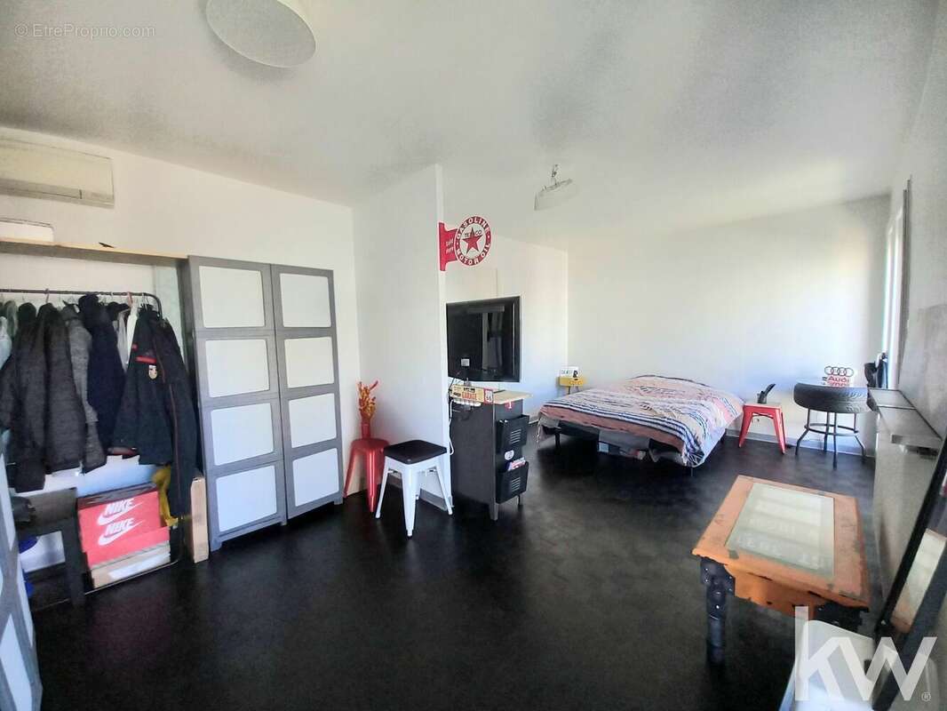 Appartement à MARSEILLE-4E