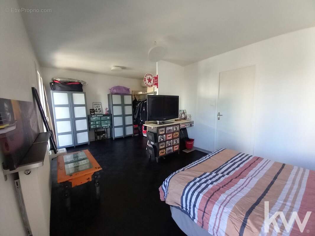 Appartement à MARSEILLE-4E