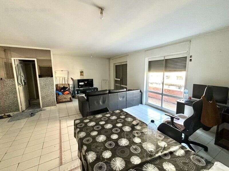 Appartement à MARSEILLE-3E