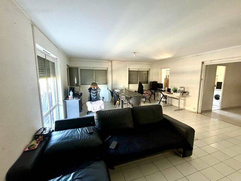 Appartement à MARSEILLE-3E