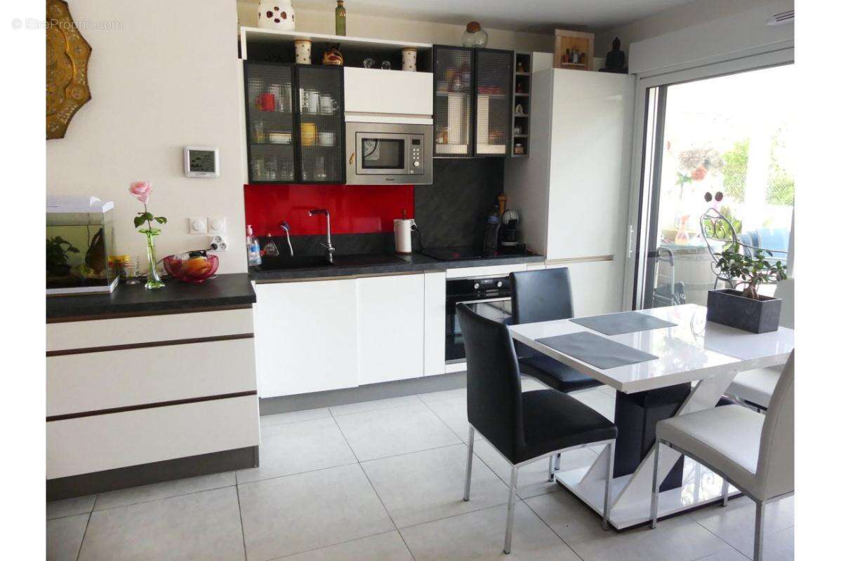 Appartement à MEZE