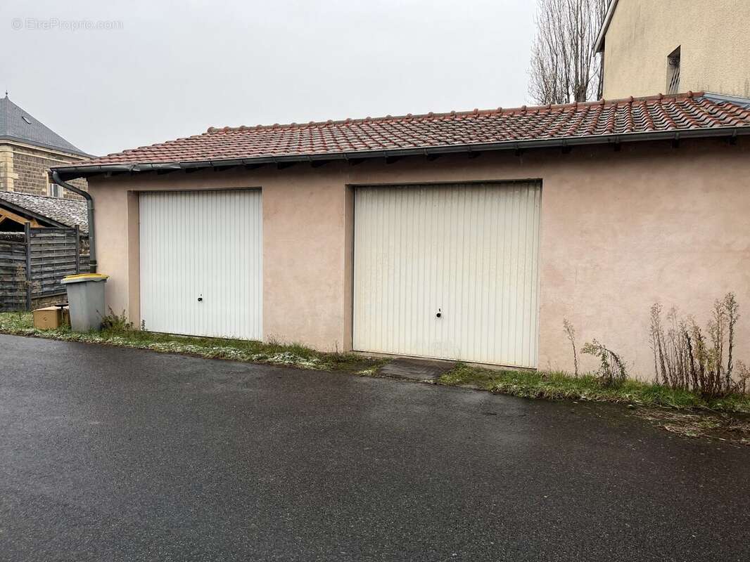 Maison à SAINT-ETIENNE-DES-OULLIERES