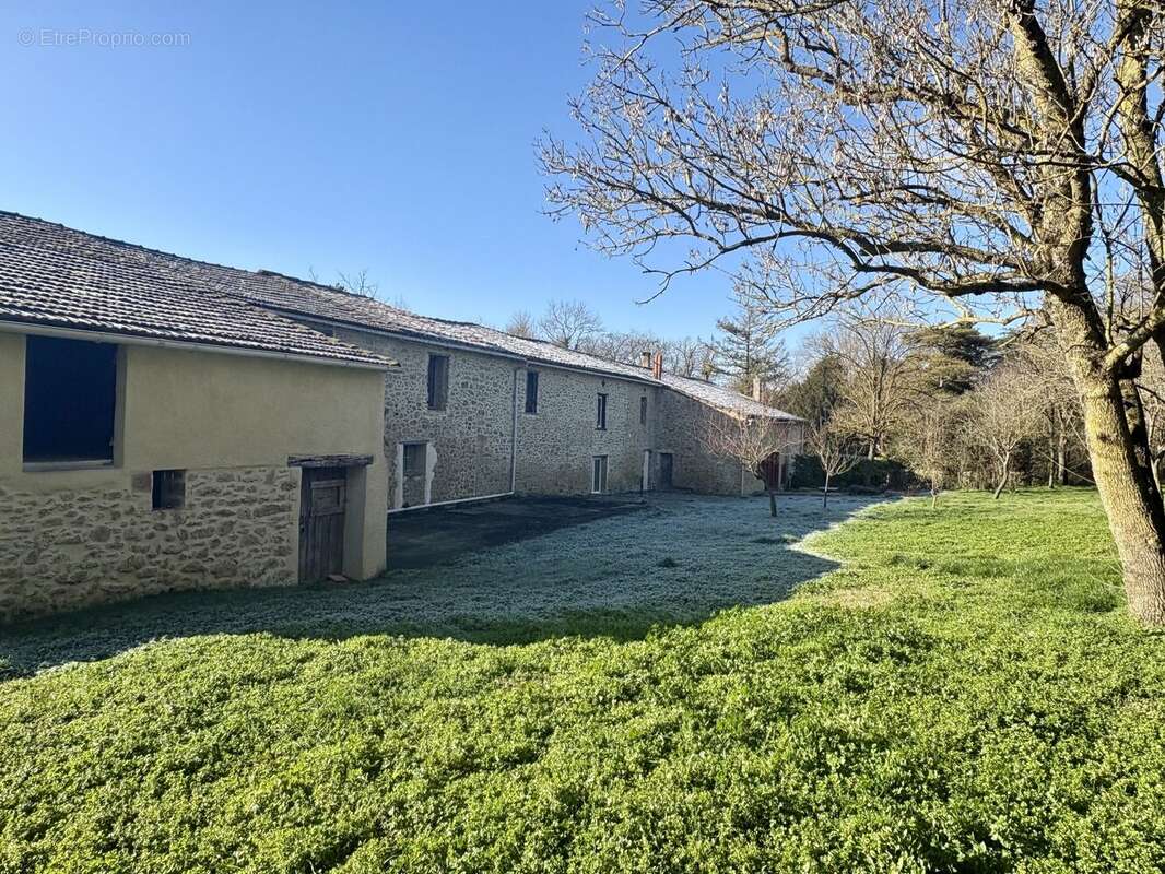 Maison à PAYRA-SUR-L&#039;HERS