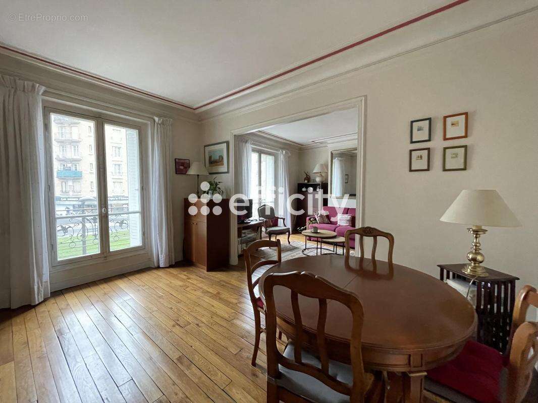 Appartement à PARIS-12E