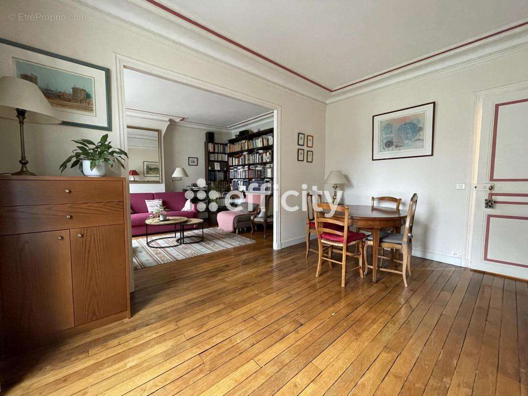 Appartement à PARIS-12E