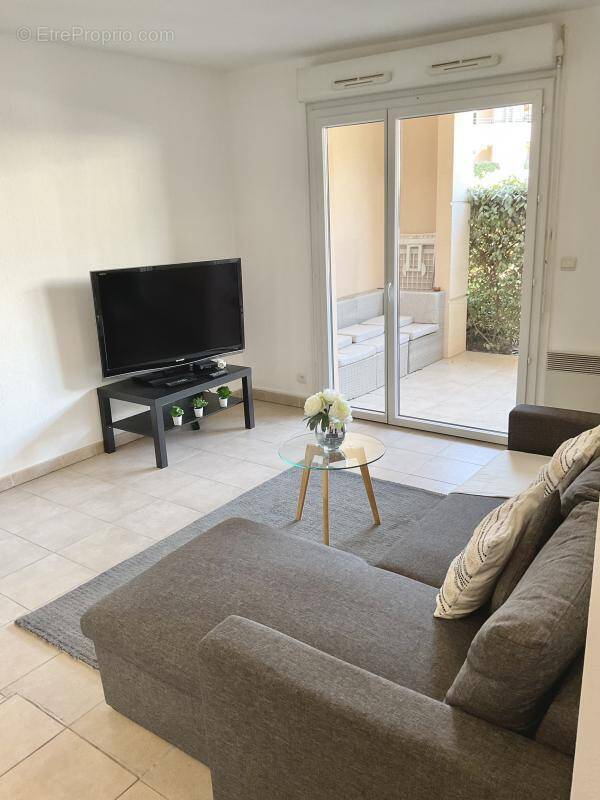 Appartement à ROQUEBRUNE-SUR-ARGENS