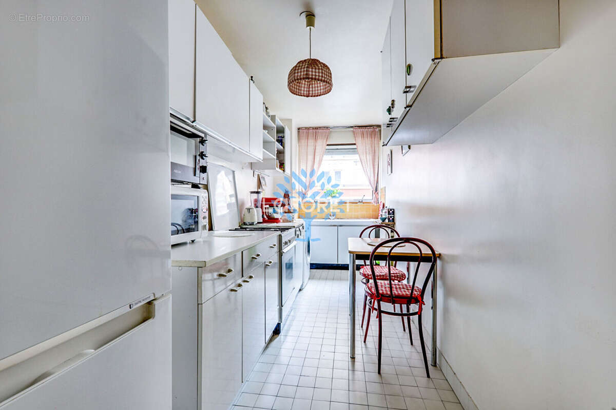 Appartement à PARIS-20E