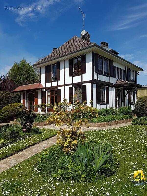 Maison à COMPIEGNE