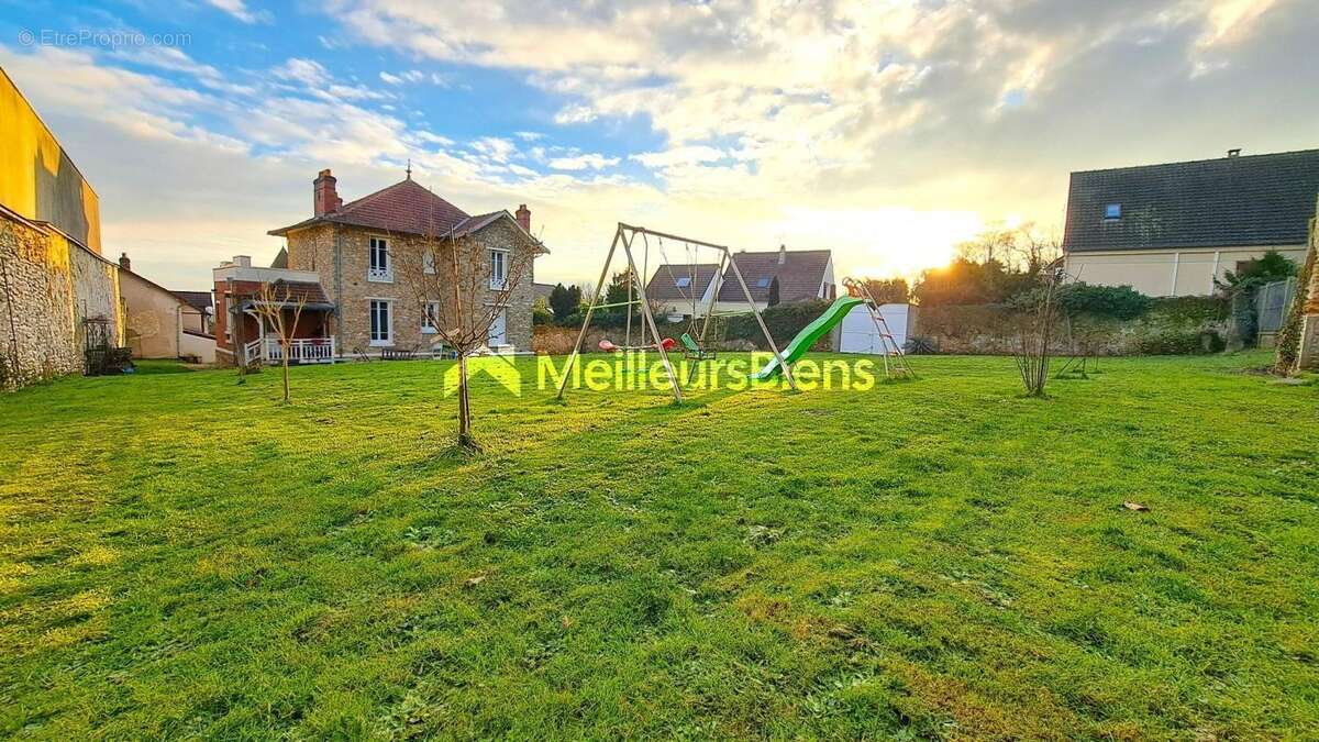 Maison à MONTSOULT