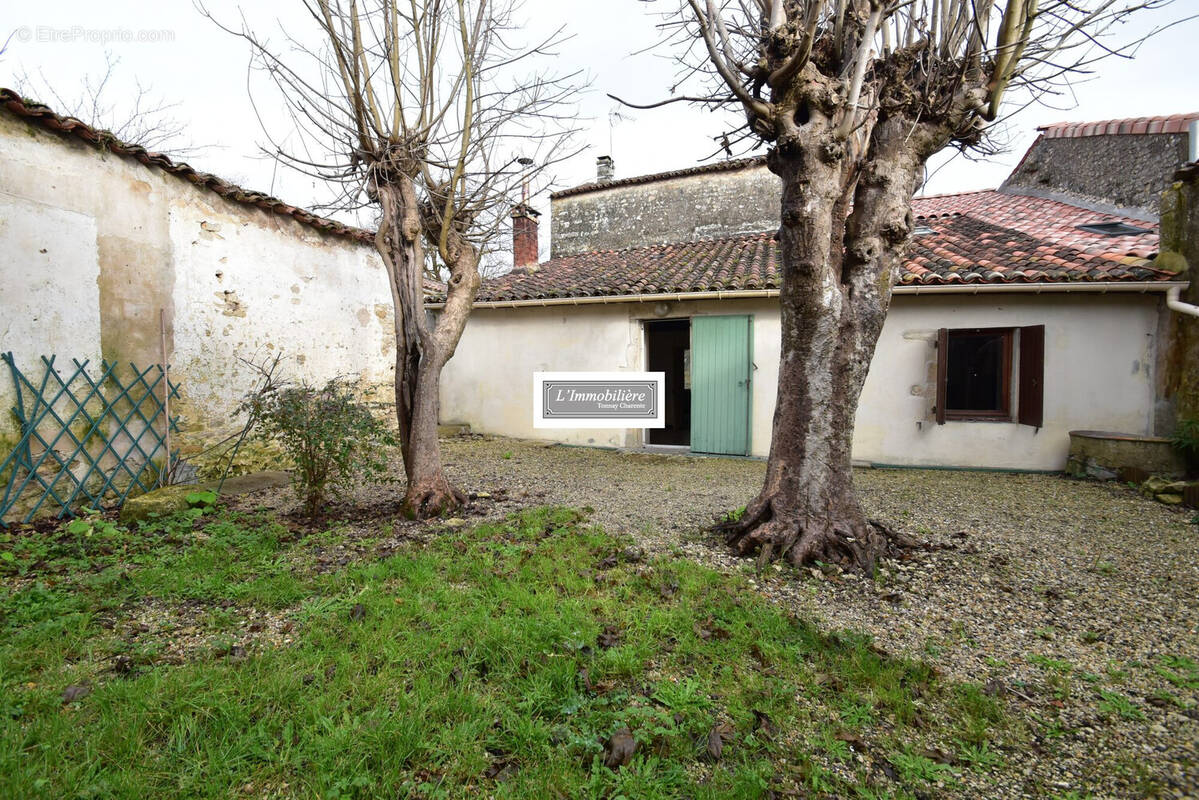 Maison à TONNAY-BOUTONNE