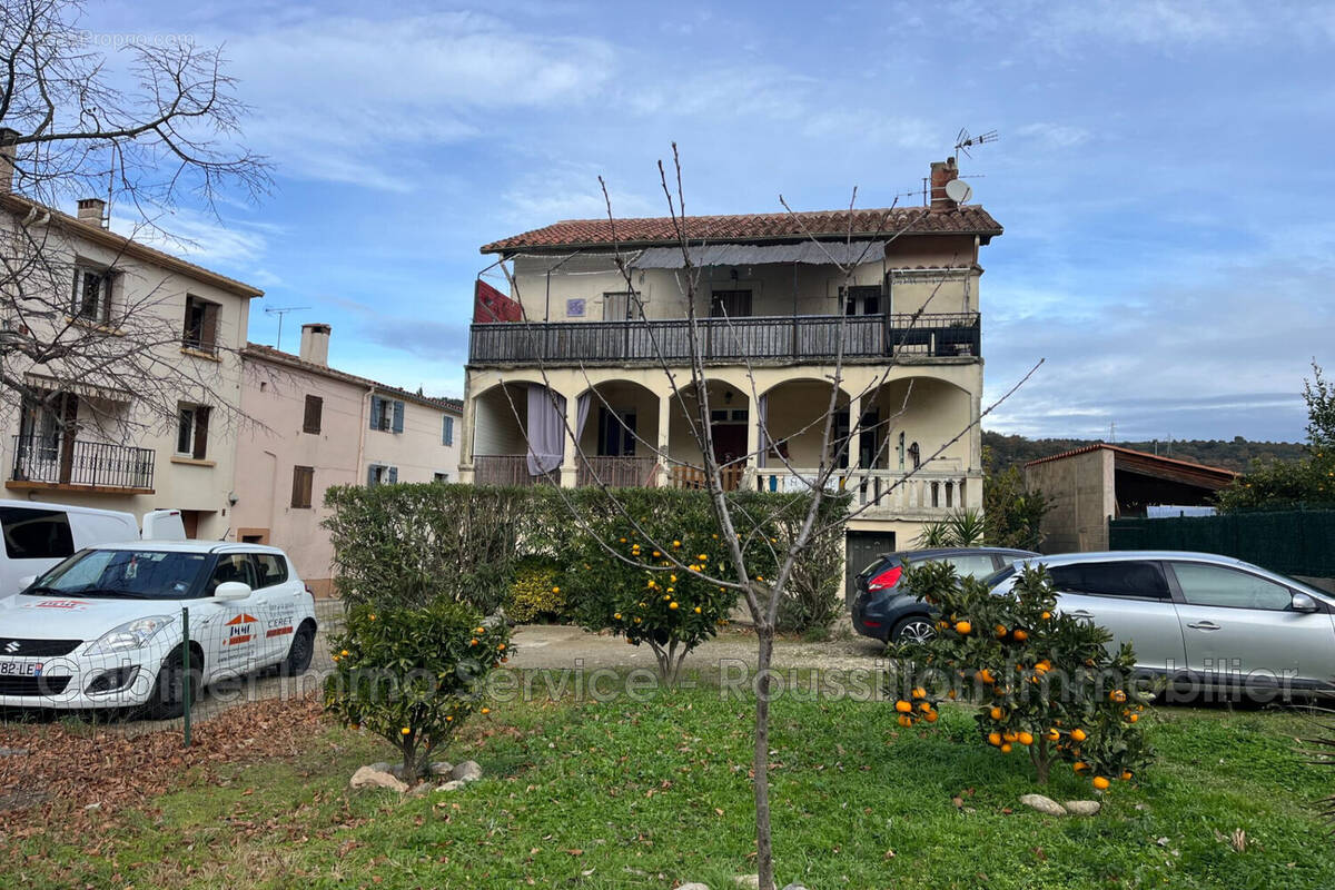 Appartement à REYNES