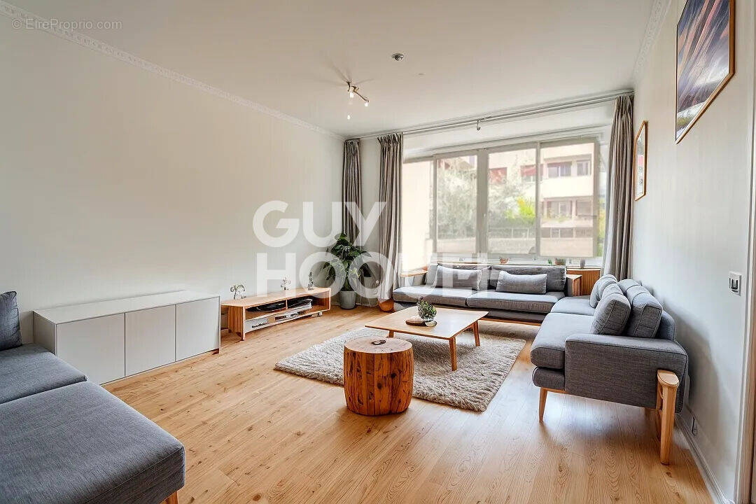 Appartement à PARIS-20E