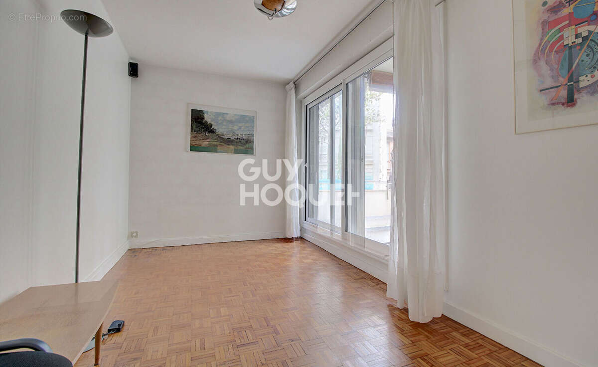 Appartement à PARIS-20E