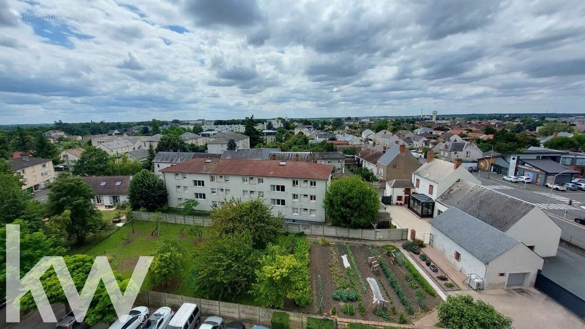 Appartement à LA CHAPELLE-SAINT-MESMIN