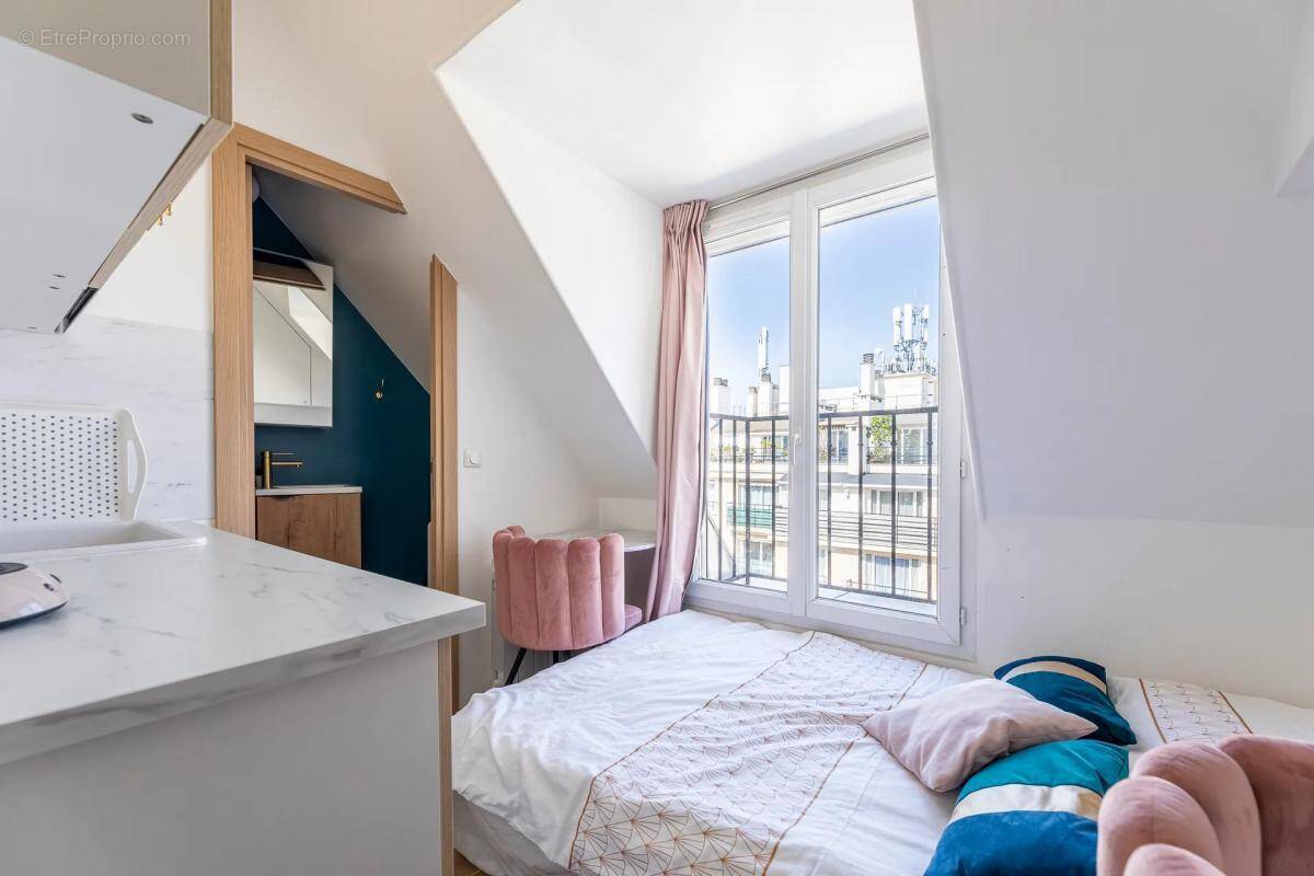 Appartement à PARIS-16E