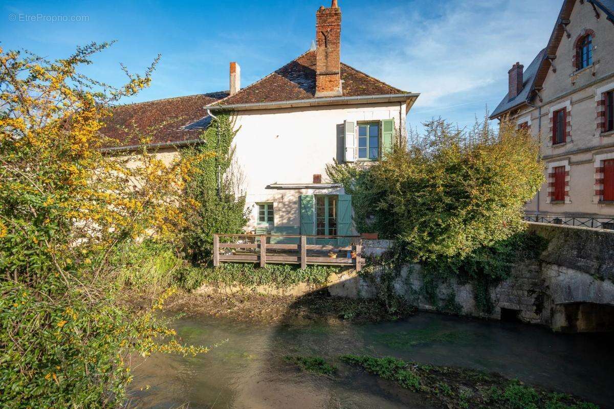 Maison à LEUGNY