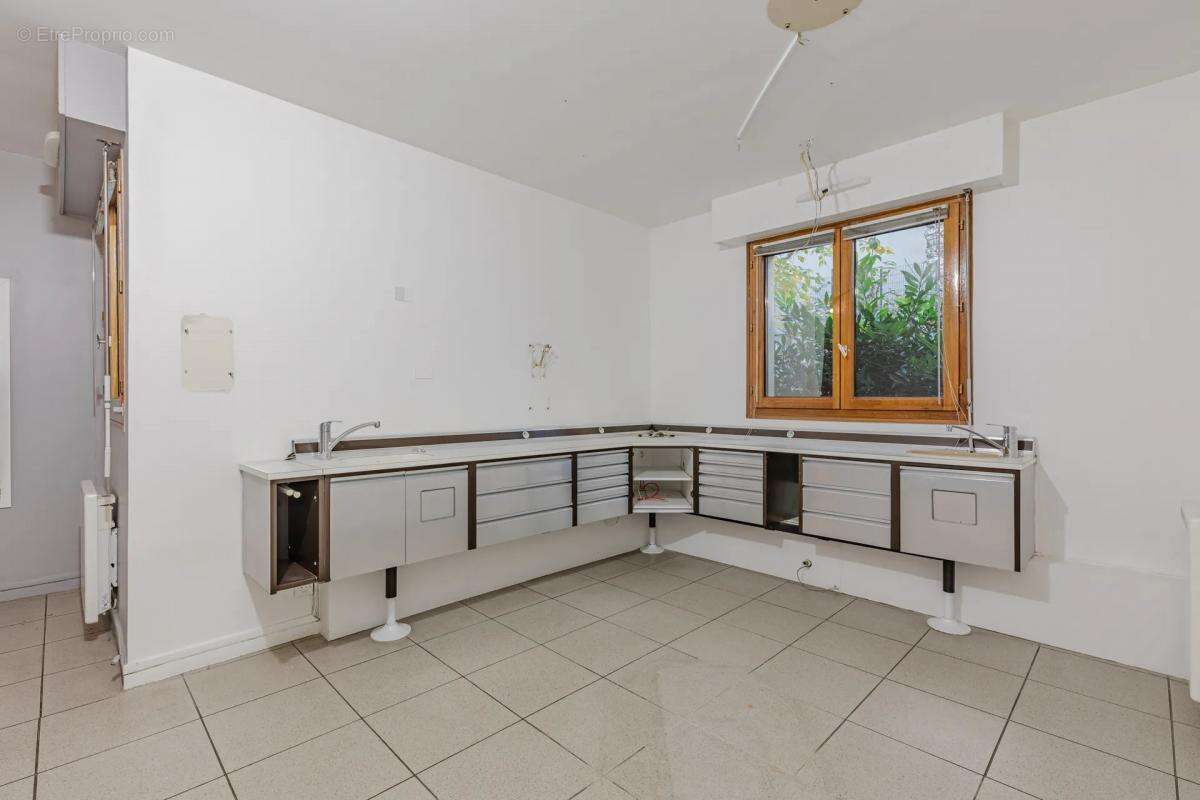 Appartement à PARIS-20E