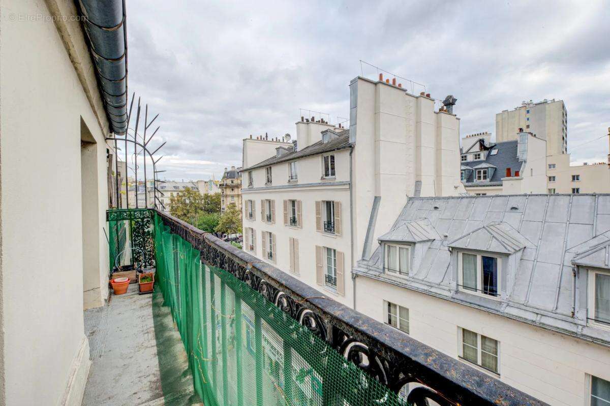 Appartement à PARIS-10E