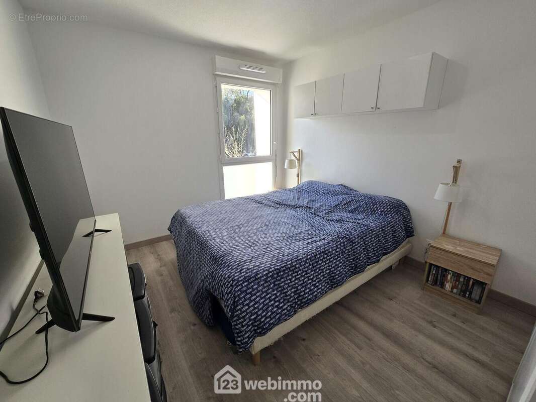 Puis une belle chambre de plus de 11 m² - Appartement à LE TAILLAN-MEDOC