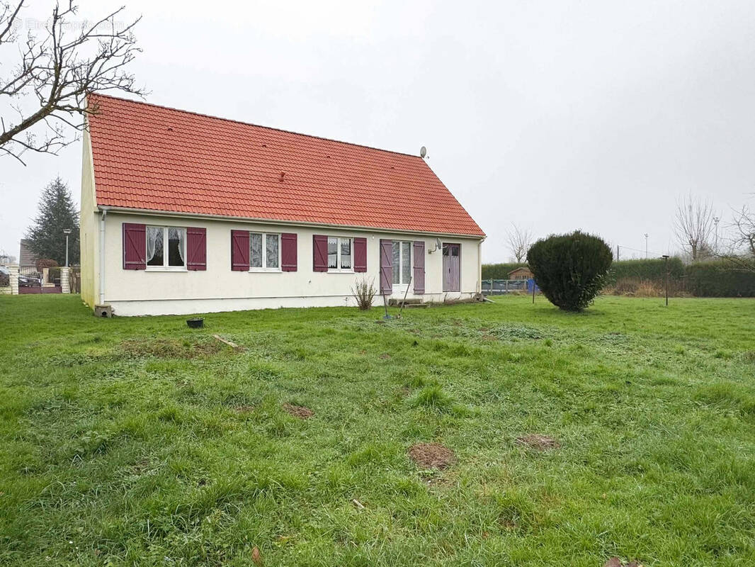 Maison à SAINT-LEGER-LES-DOMART