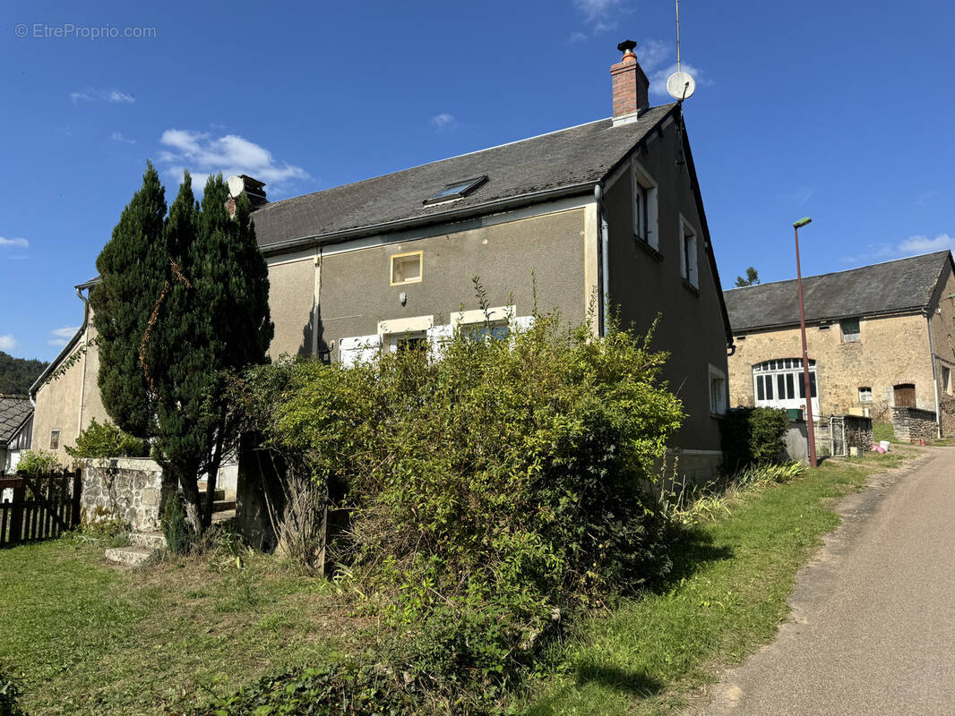 Maison à MONTREUILLON