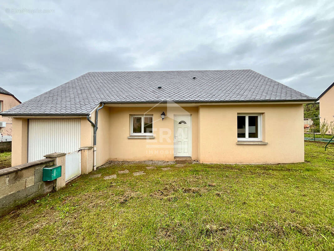 Maison à SAINT-CHRISTOPHE-VALLON