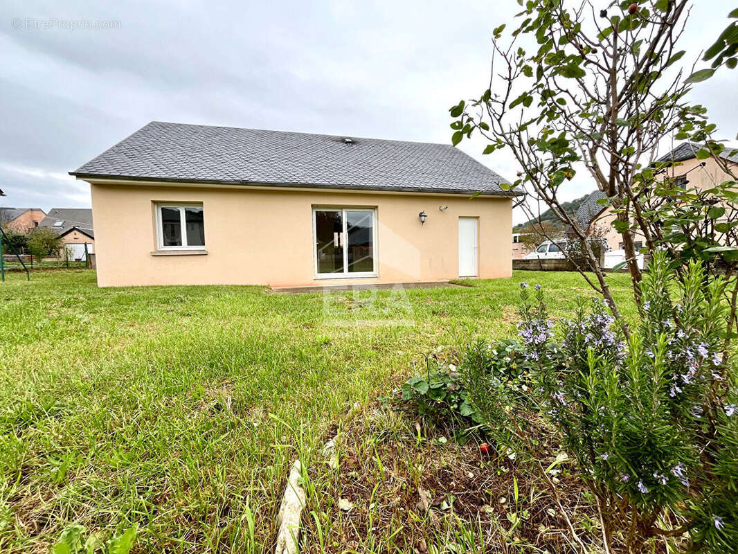 Maison à SAINT-CHRISTOPHE-VALLON