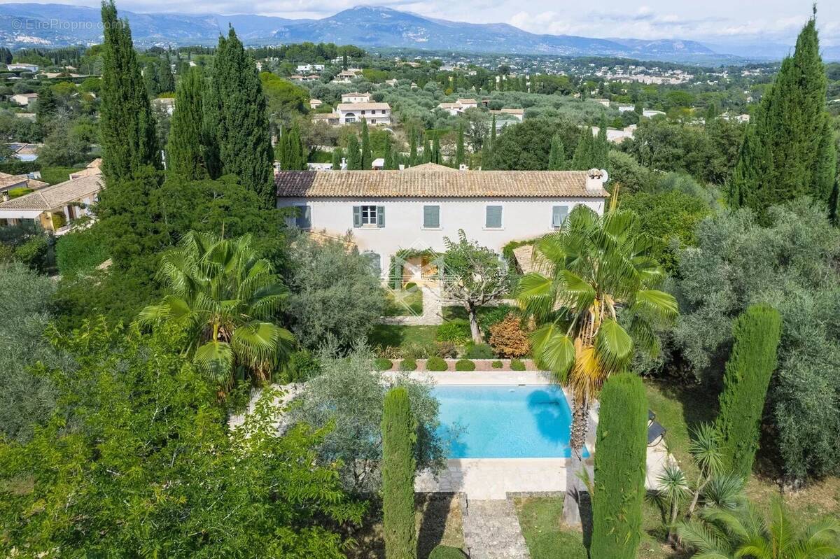 Maison à VALBONNE