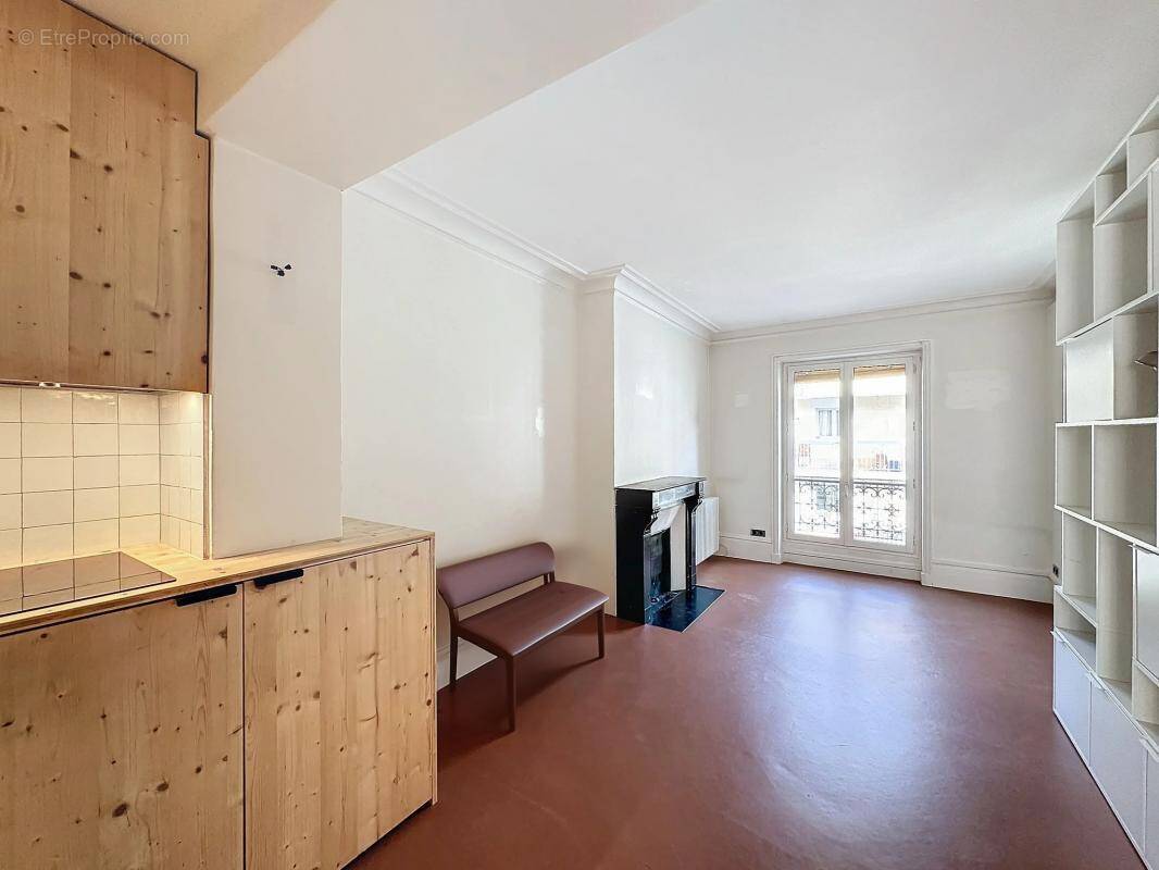 Appartement à PARIS-11E