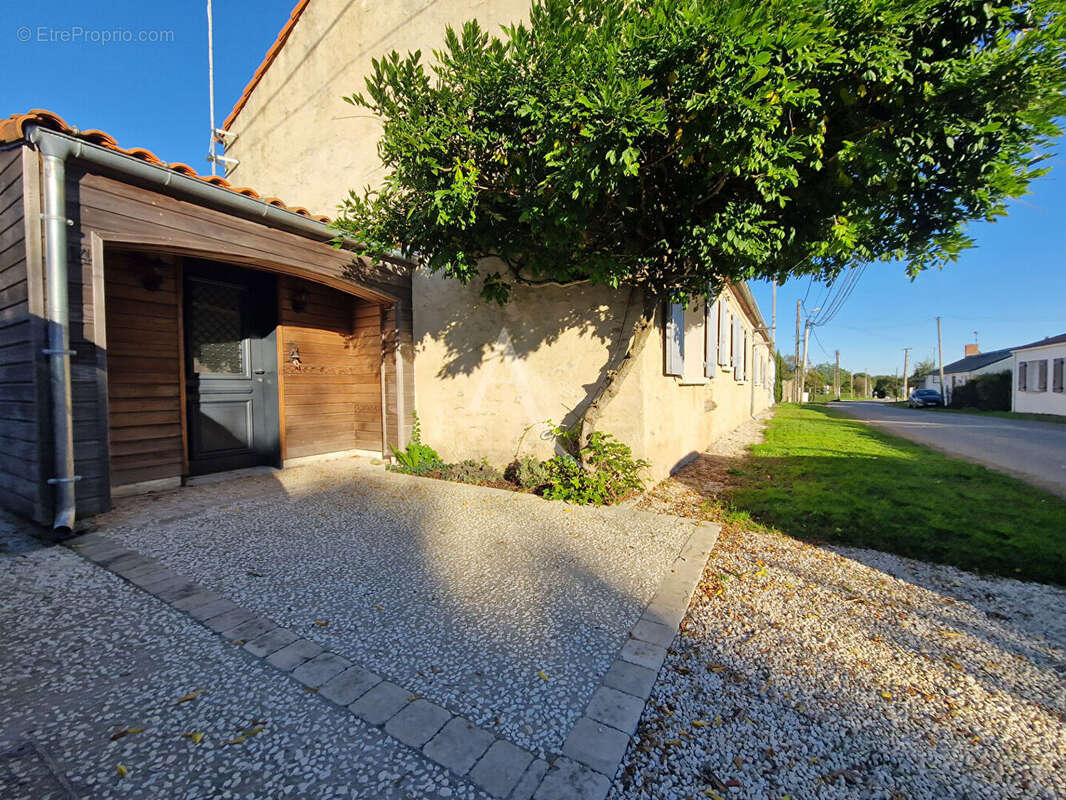 Maison à LA CHAPELLE-ACHARD