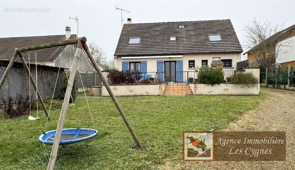 Maison à VULAINES-SUR-SEINE