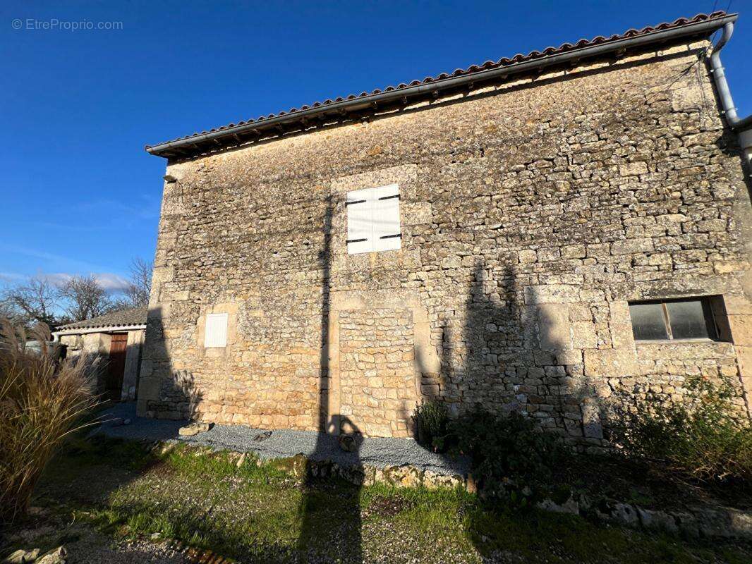 Maison à LA CRECHE