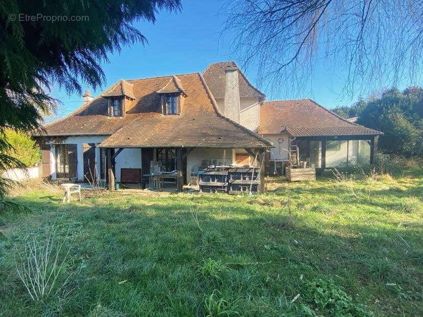 Maison à LANOUAILLE