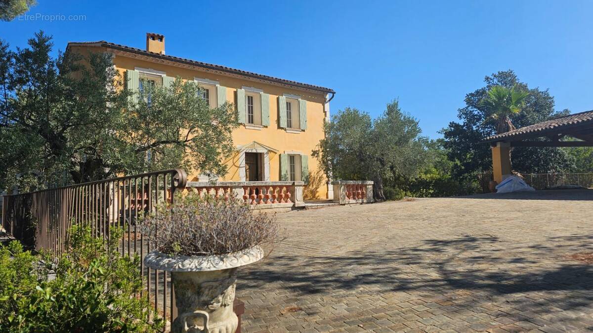 Maison à TRANS-EN-PROVENCE