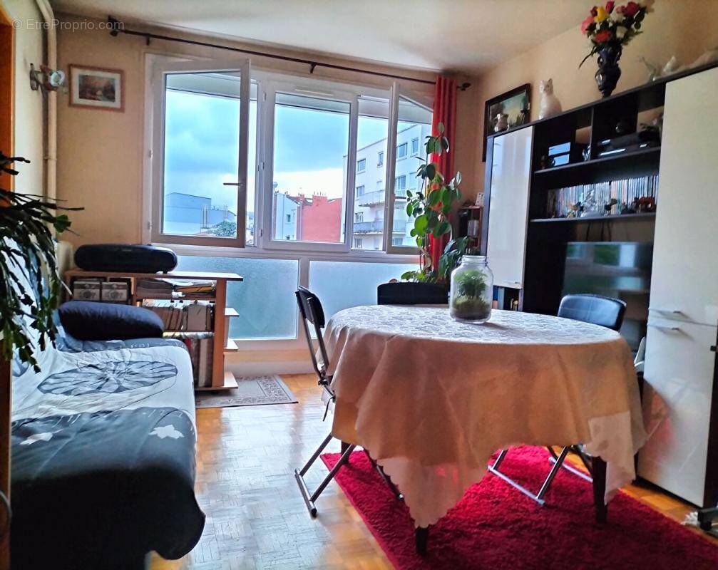 Appartement à MONTROUGE