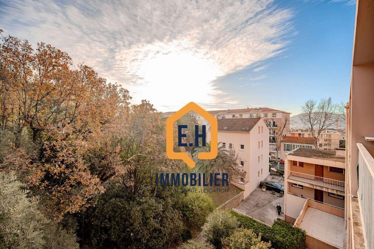 Appartement à HYERES