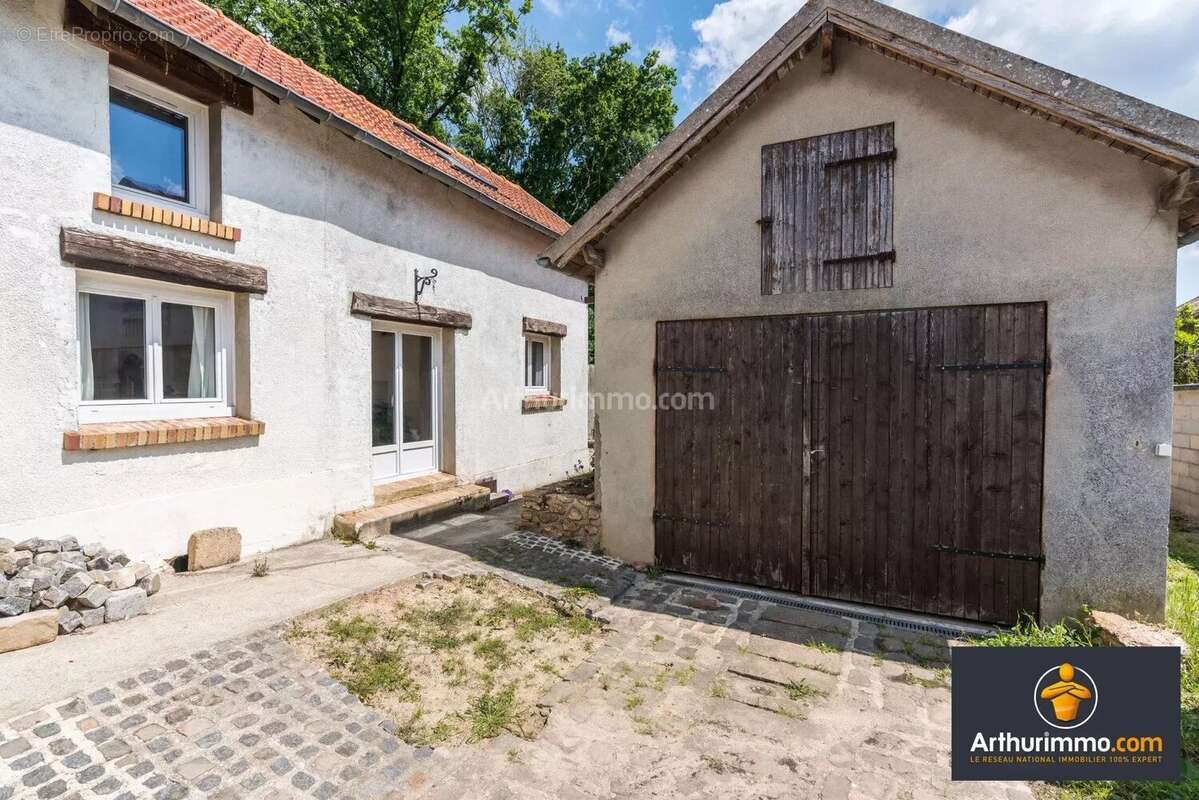 Maison à SAINT-FARGEAU-PONTHIERRY