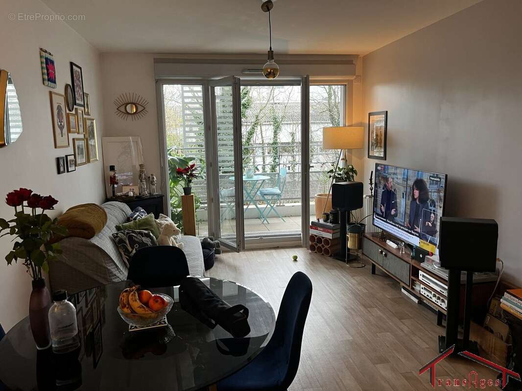 Séjour cuisine - 22.07 m² - Appartement à ROMAINVILLE