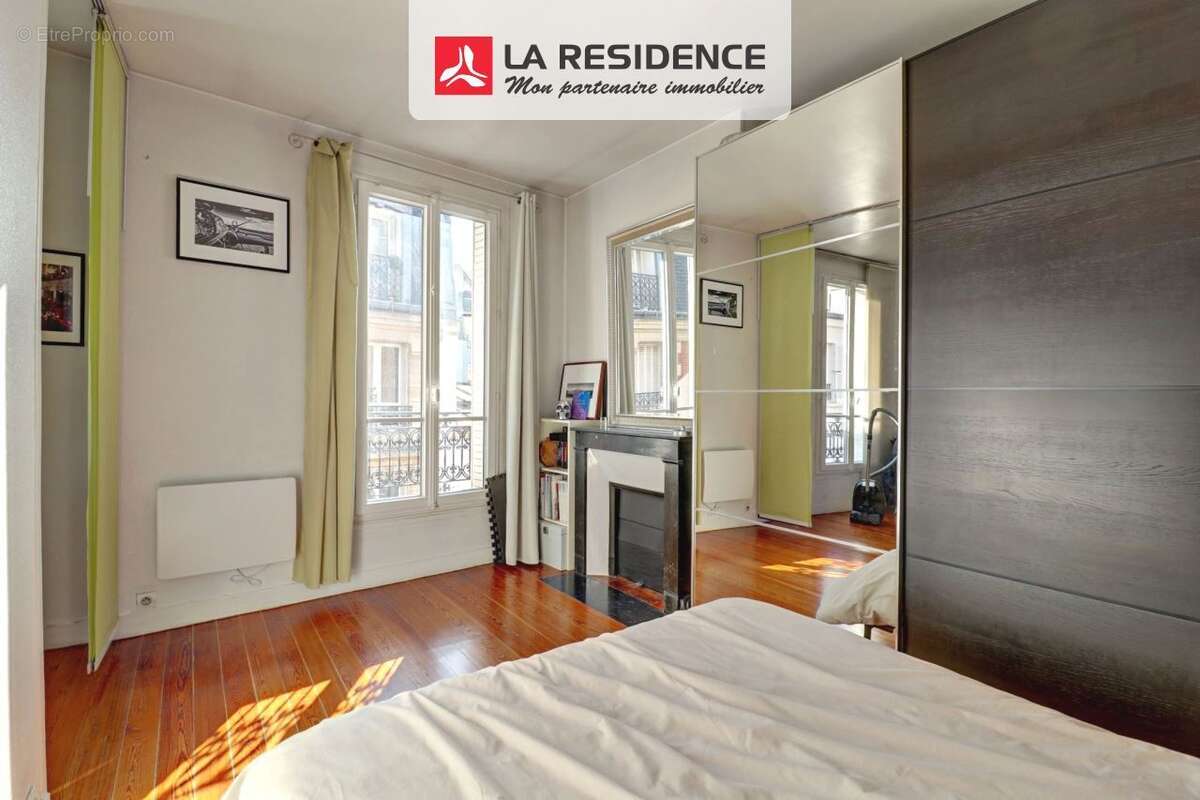 Appartement à PARIS-16E