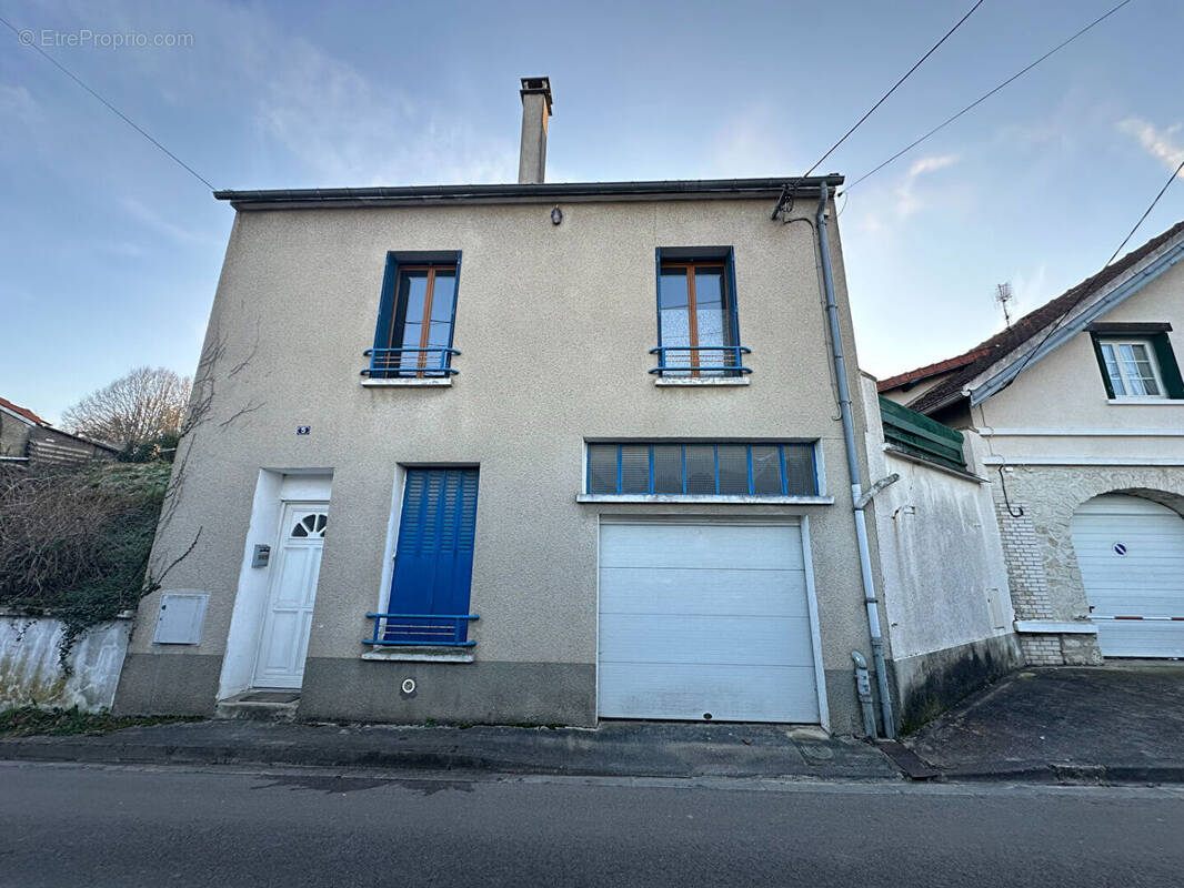 Maison à PONT-SUR-YONNE