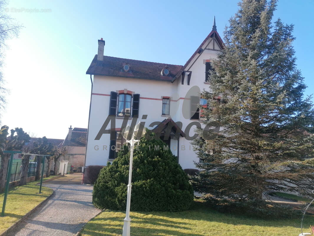 Maison à LUXEUIL-LES-BAINS