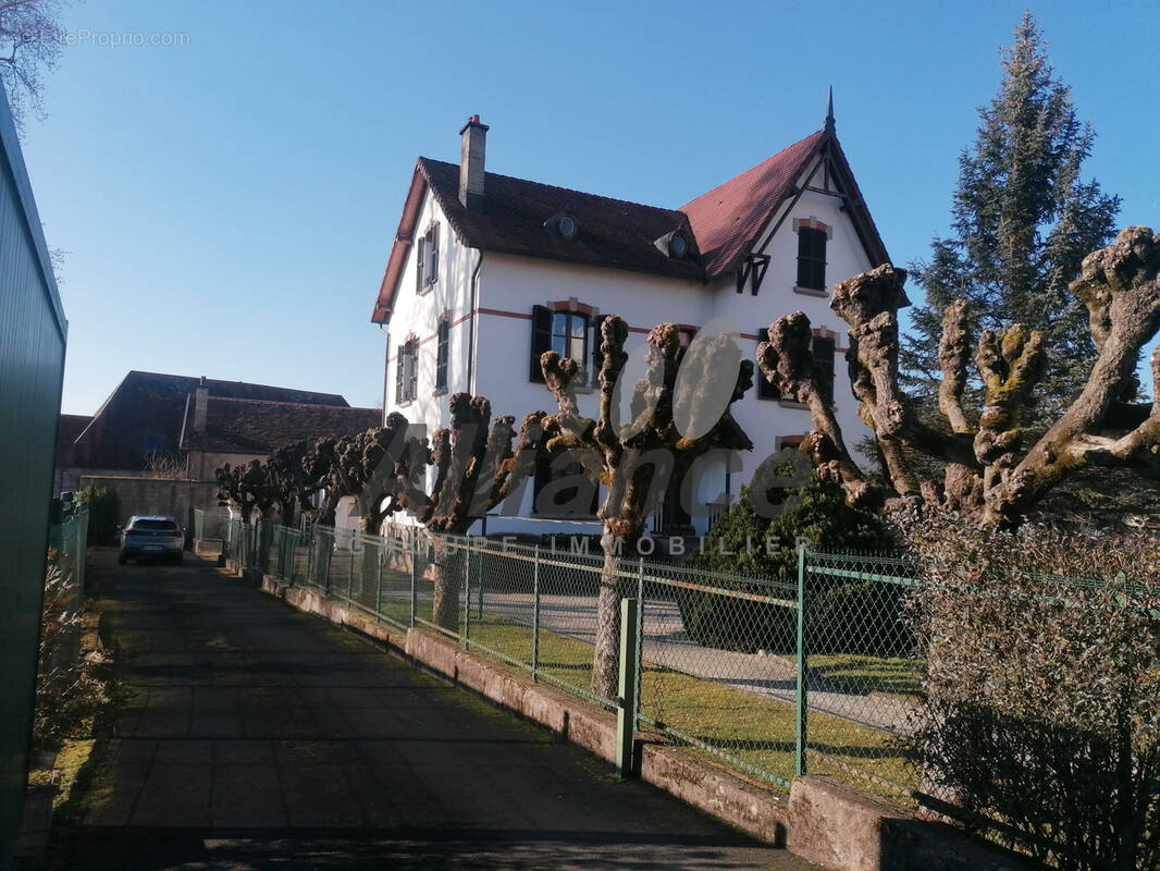 Maison à LUXEUIL-LES-BAINS