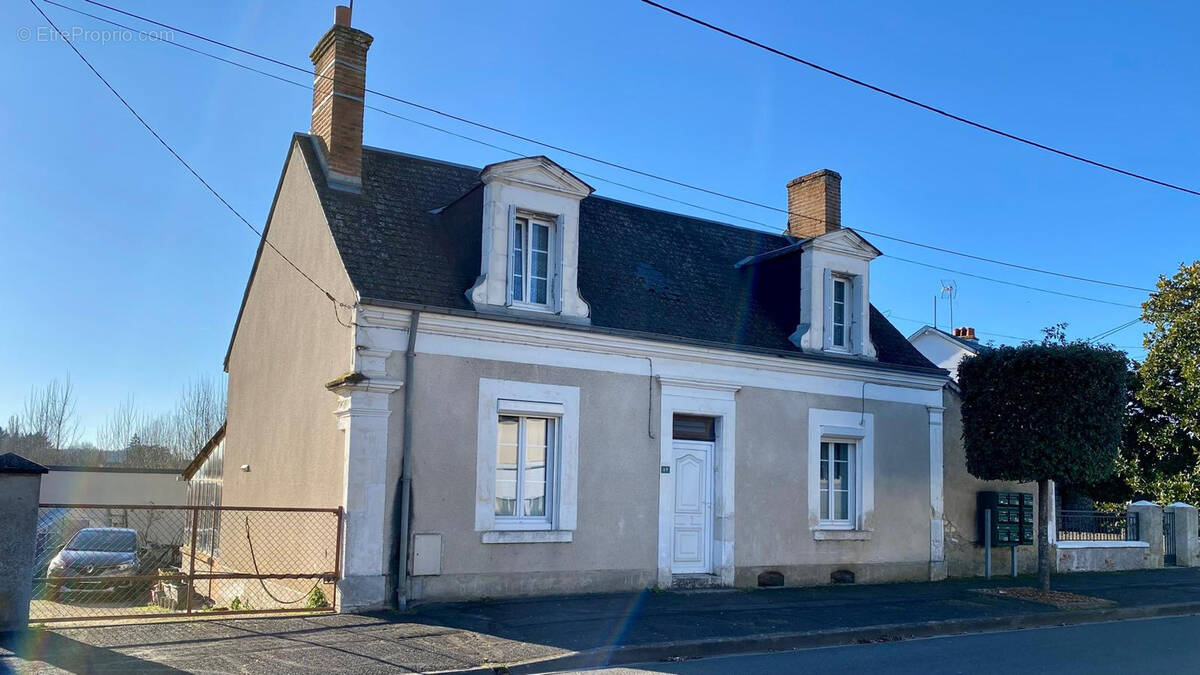 Maison à CONTRES